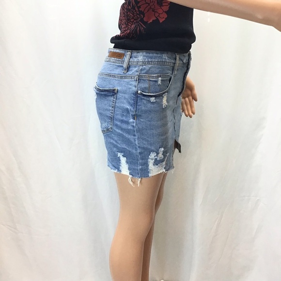 Dollhouse Asymmetrical Distressed Raw Hem Stretch Denim Mini Skirt Size 11 - Picture 4 of 8
